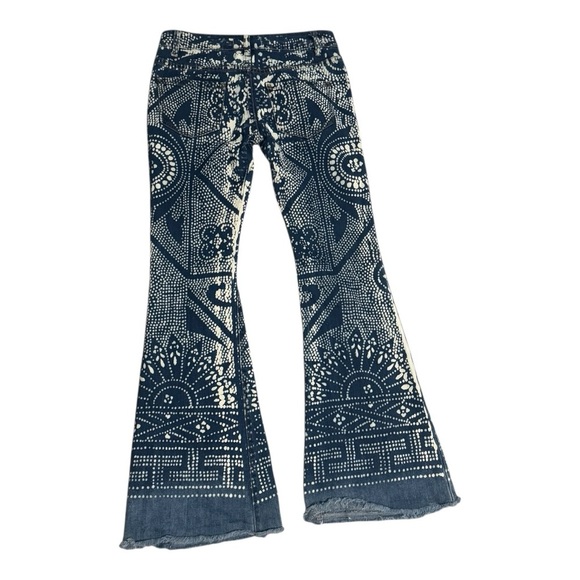 FREE PEOPLE Bohemian Blue and White Flare Pants Low‎ Mid Rise Size 26 Festival - Picture 6 of 7